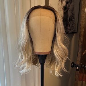 Chelsey Smith Crowns Davina Latte Blonde Petite/Standard